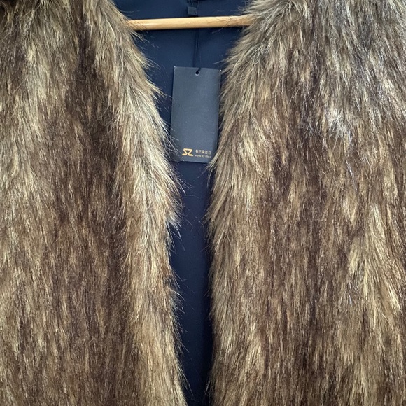 Fur Vest - New - Picture 1 of 3
